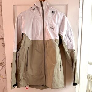 Arc'teryx Sentinel Jacket Women's - Shell - Matching Pants in Closet